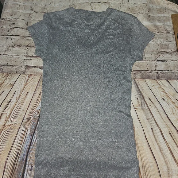 Michael Stars Anthropologie Women's Silver Gray Metallic V-neck Shirt To… - Picture 4 of 6